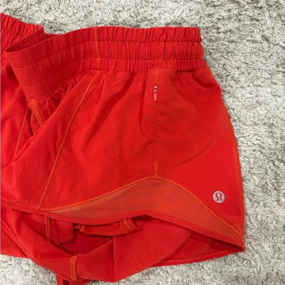 Lululemon Hotty Hot Low-Rise Lined Short 2.5" - Picture 8 of 11